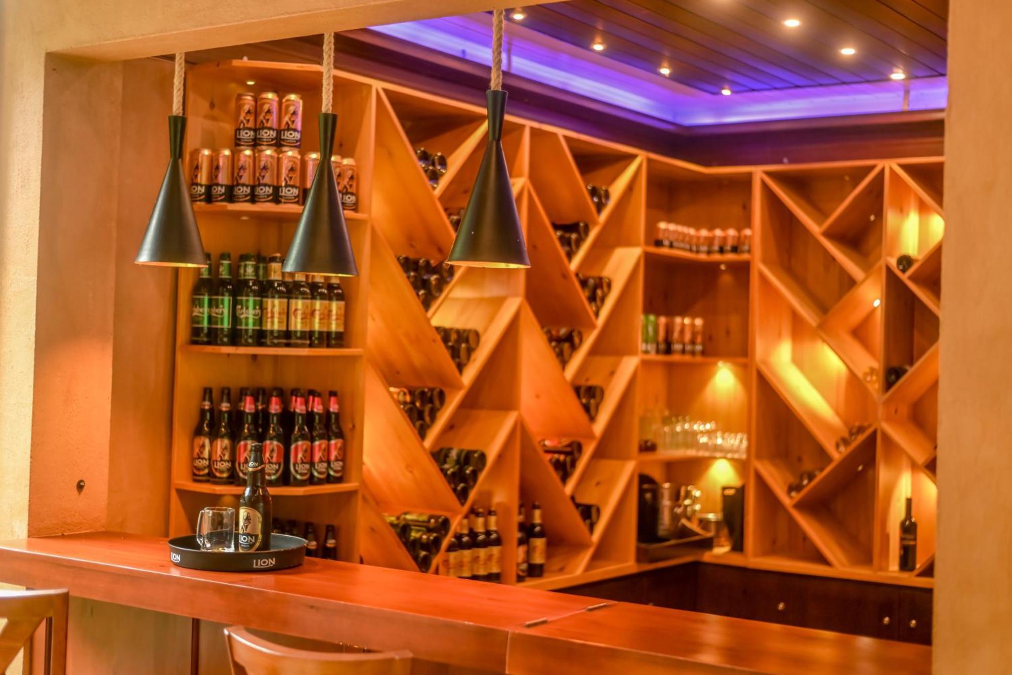 Agbo Hotel Polonnâruvâ Extérieur photo
