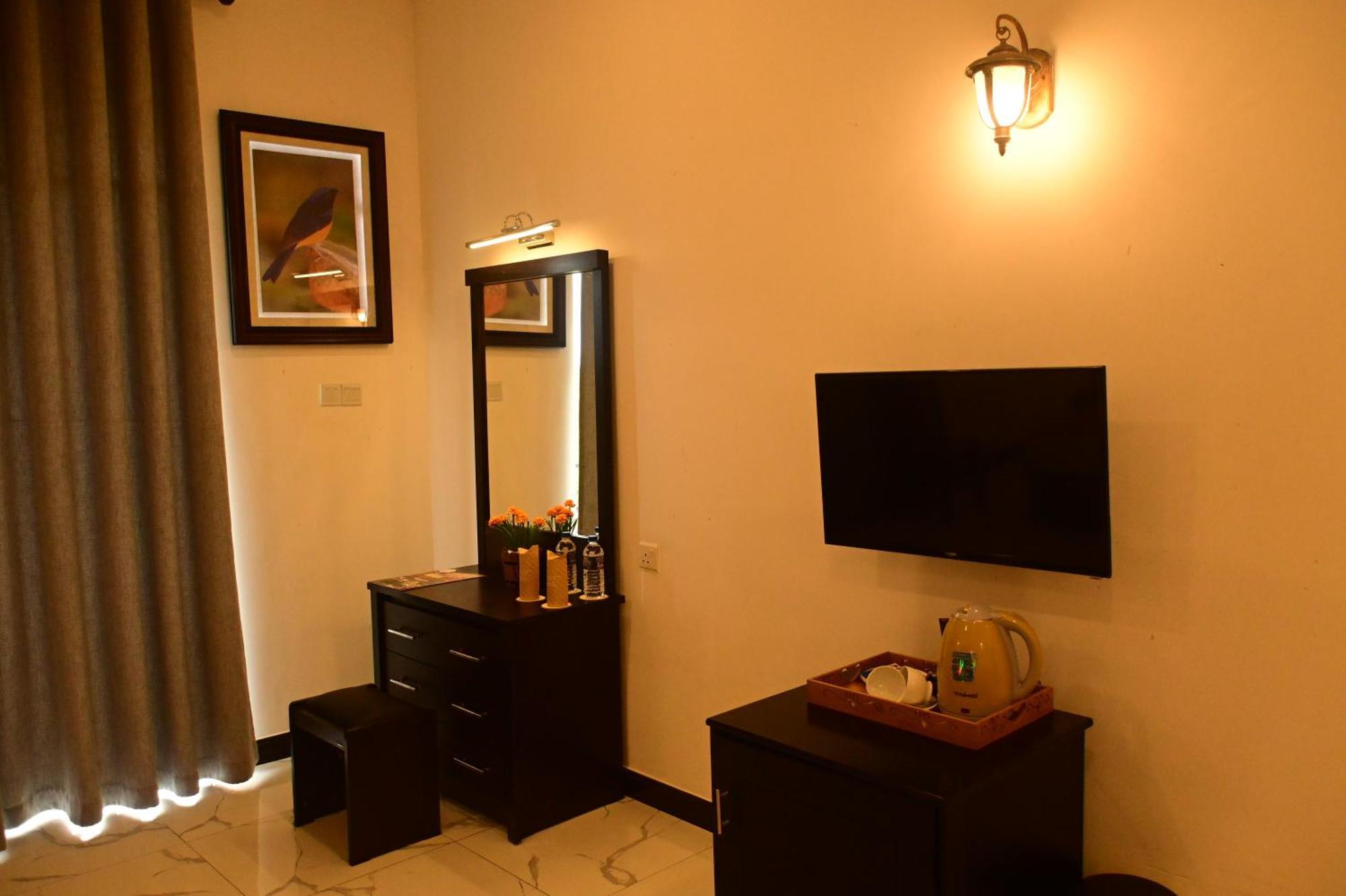 Agbo Hotel Polonnâruvâ Extérieur photo
