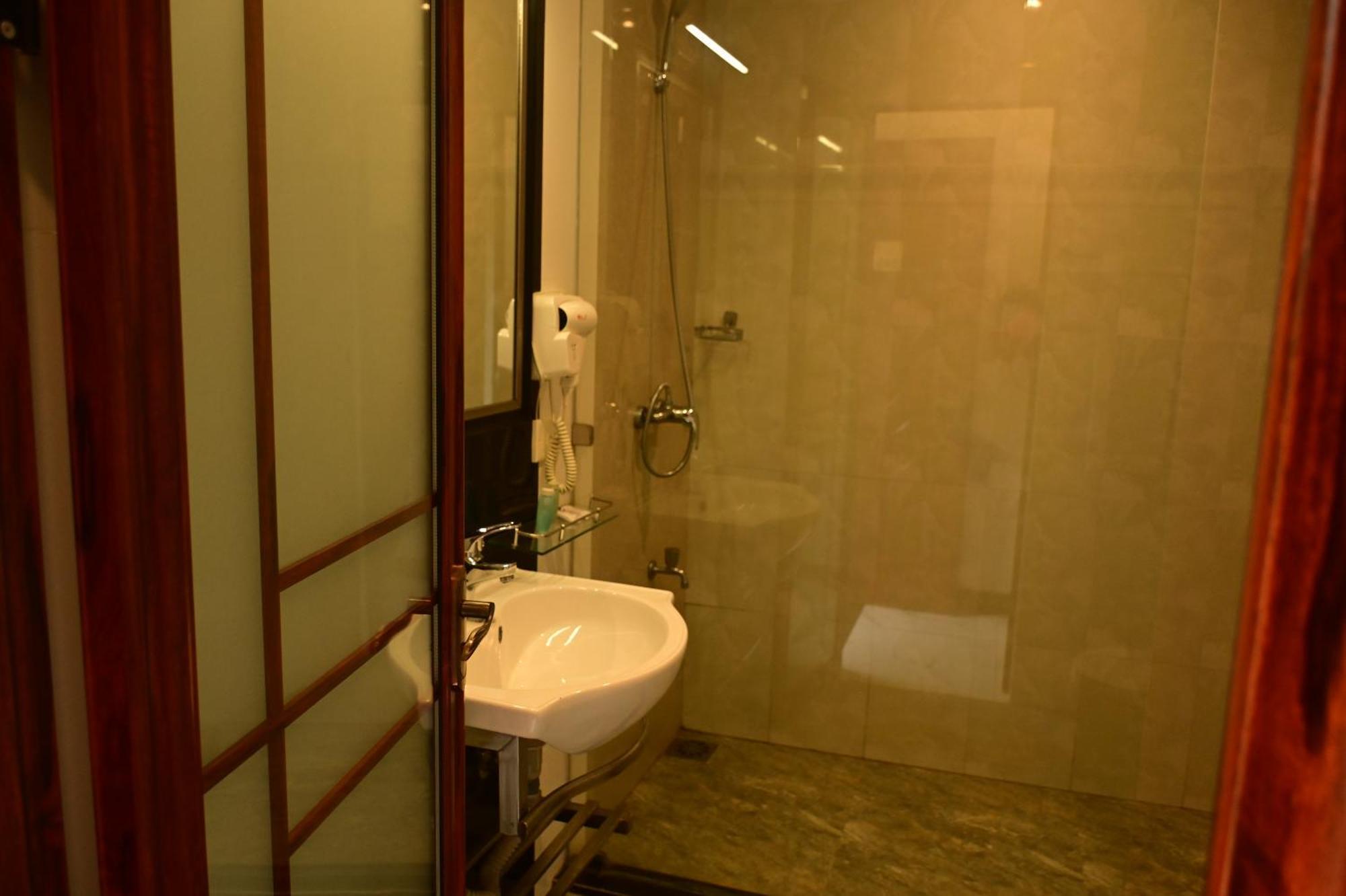 Agbo Hotel Polonnâruvâ Extérieur photo