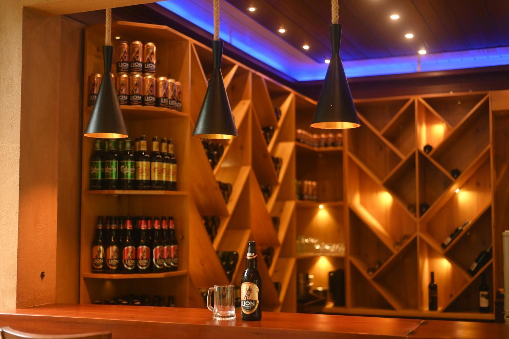 Agbo Hotel Polonnâruvâ Extérieur photo