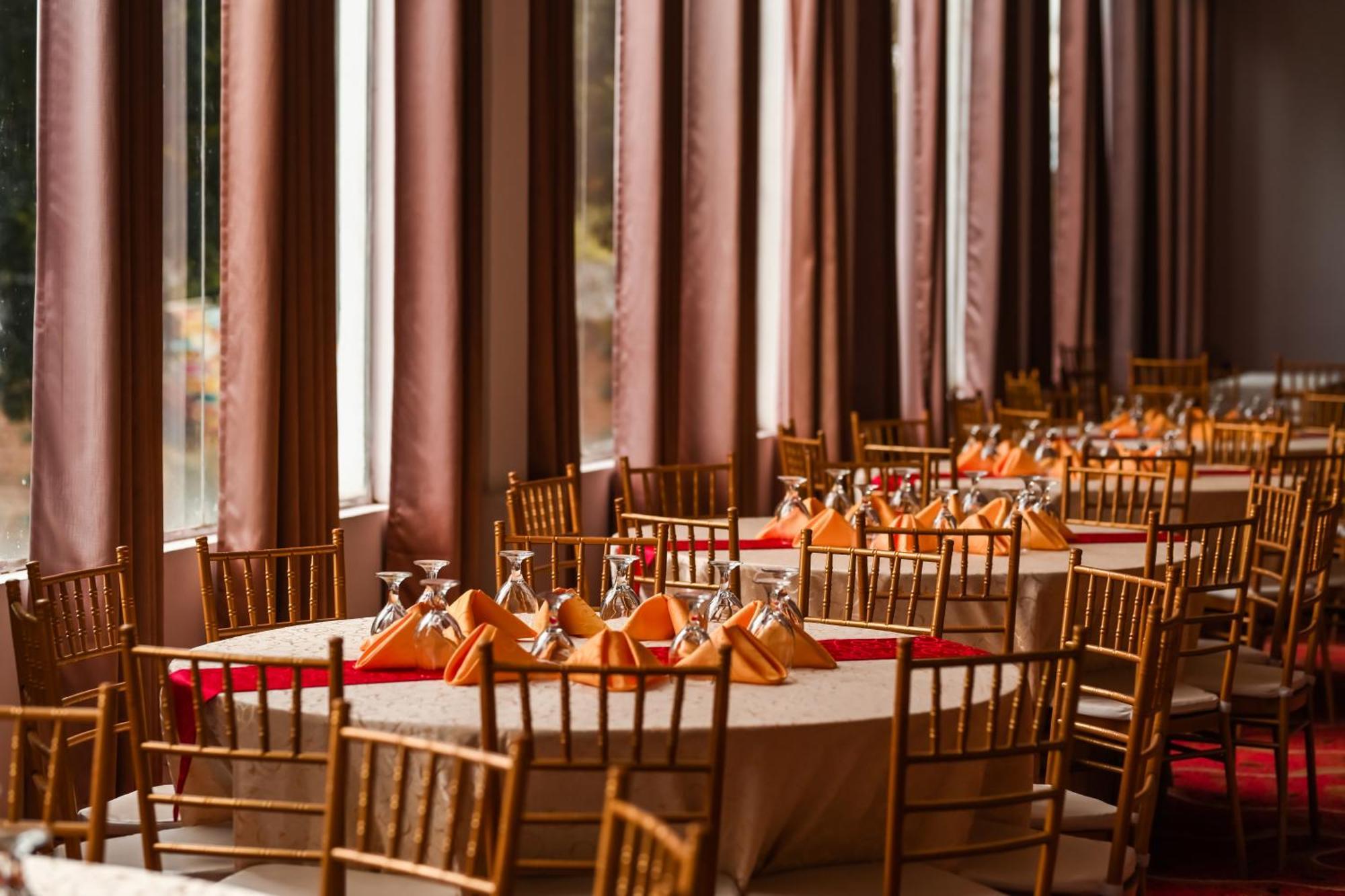 Agbo Hotel Polonnâruvâ Extérieur photo