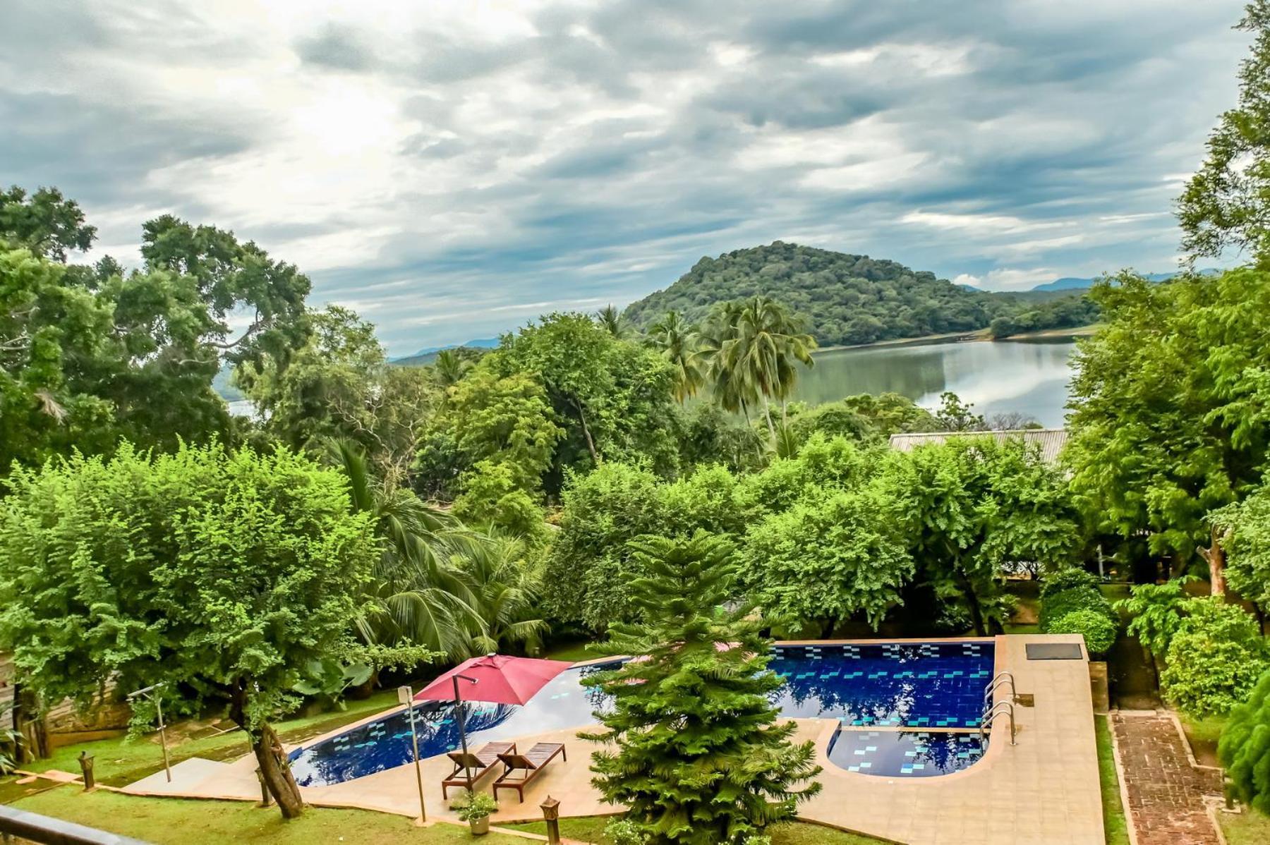Agbo Hotel Polonnâruvâ Extérieur photo