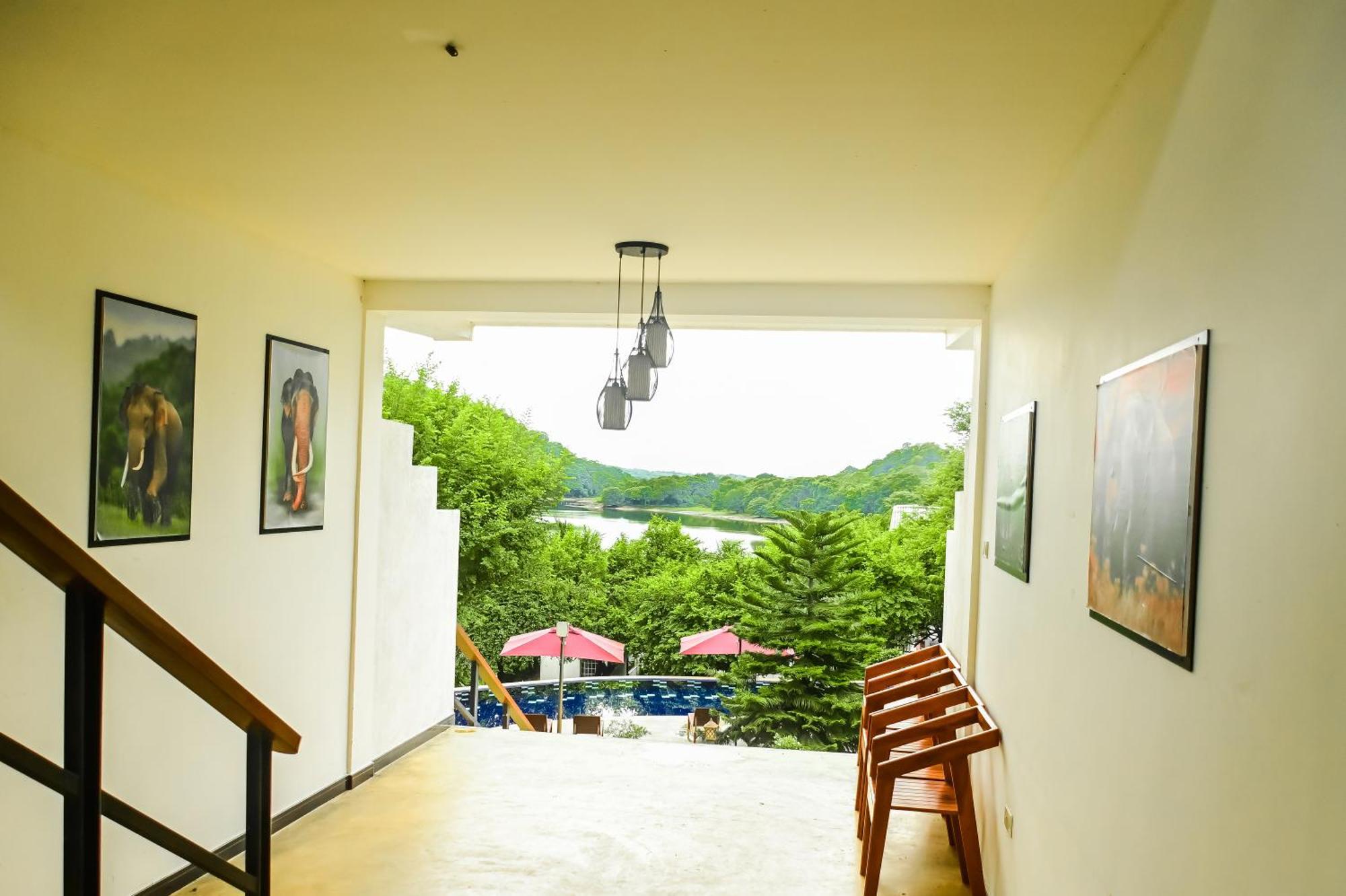 Agbo Hotel Polonnâruvâ Extérieur photo