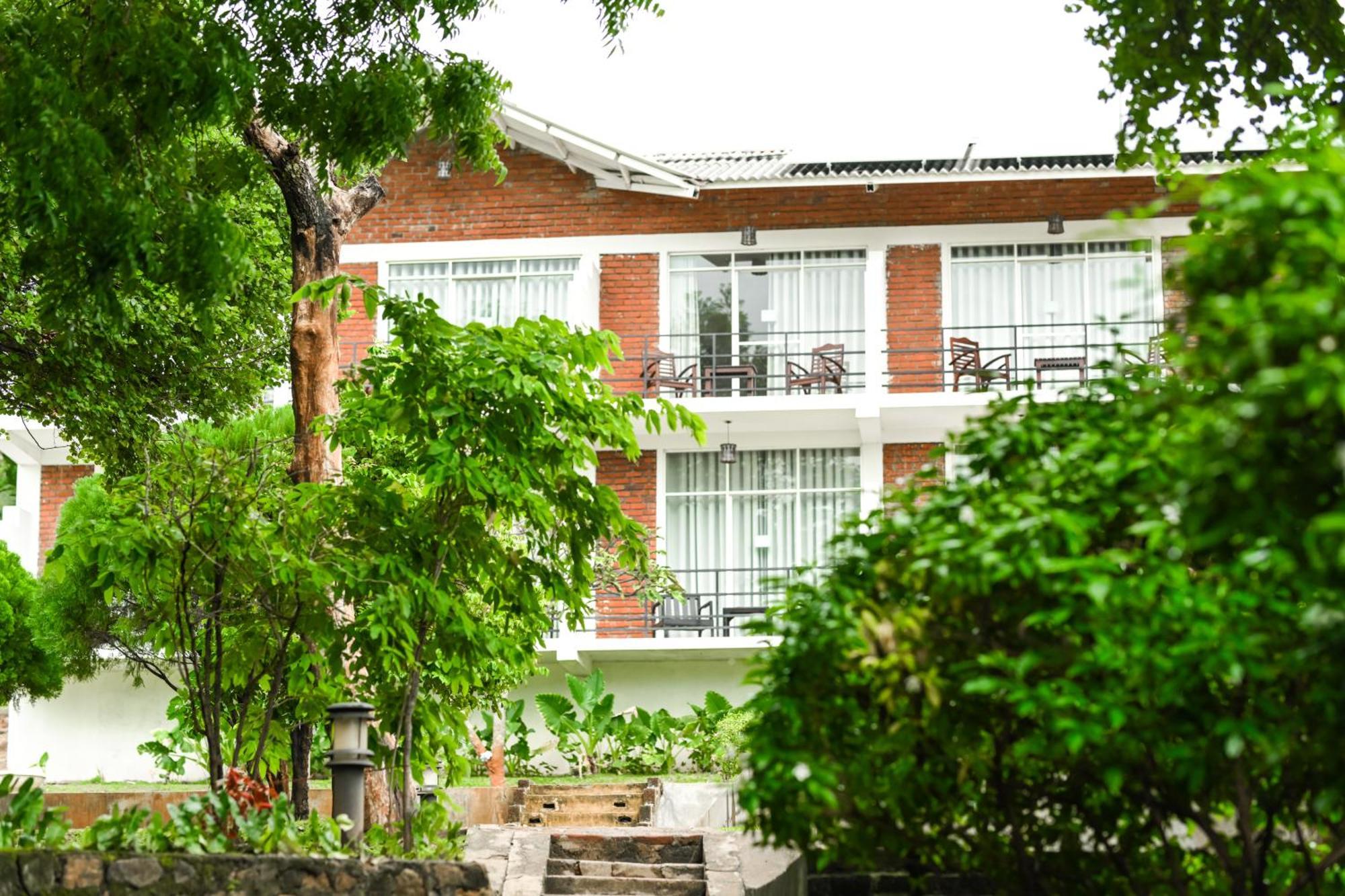 Agbo Hotel Polonnâruvâ Extérieur photo